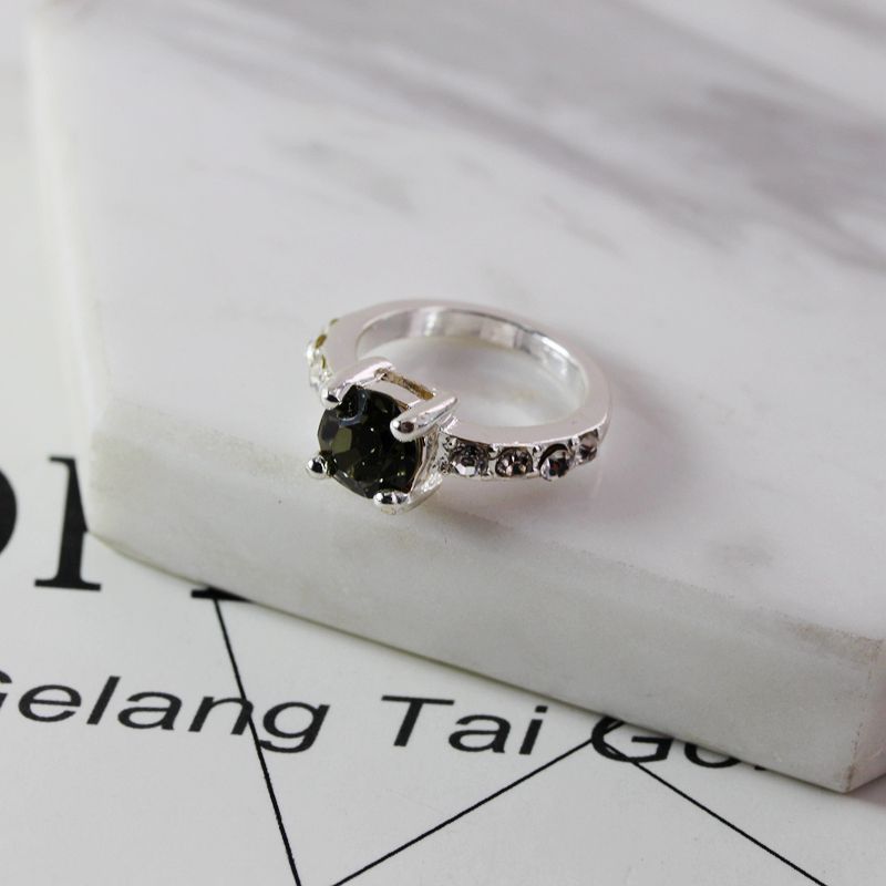 Fashionable wild female rings